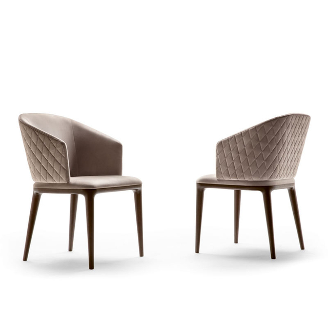 Italian Style Modern Furniture High Quality OEM Restaurant Chair Solid Wood Leg Checked Leather Hotel Dining Room Chair